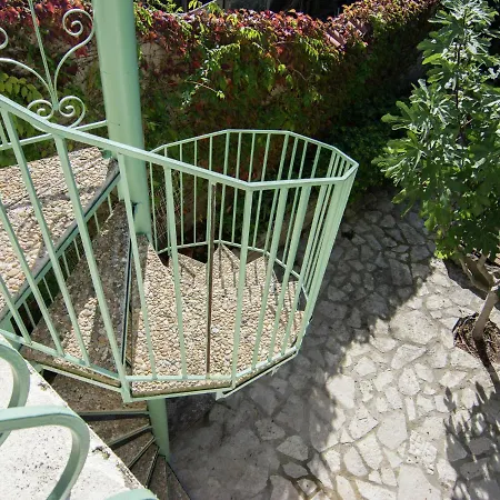 Holiday home Old Wine Storehouse With Terrace And Garden Puimisson