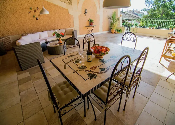 Old Wine Storehouse With Terrace And Garden Puimisson