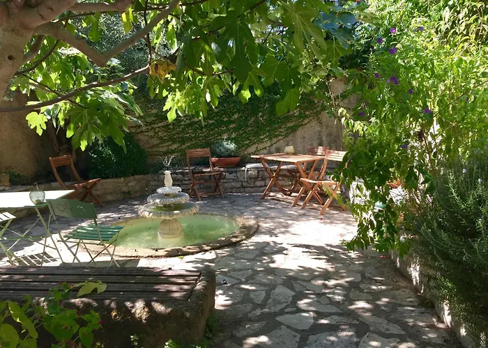 Old Wine Storehouse With Terrace And Garden * Puimisson